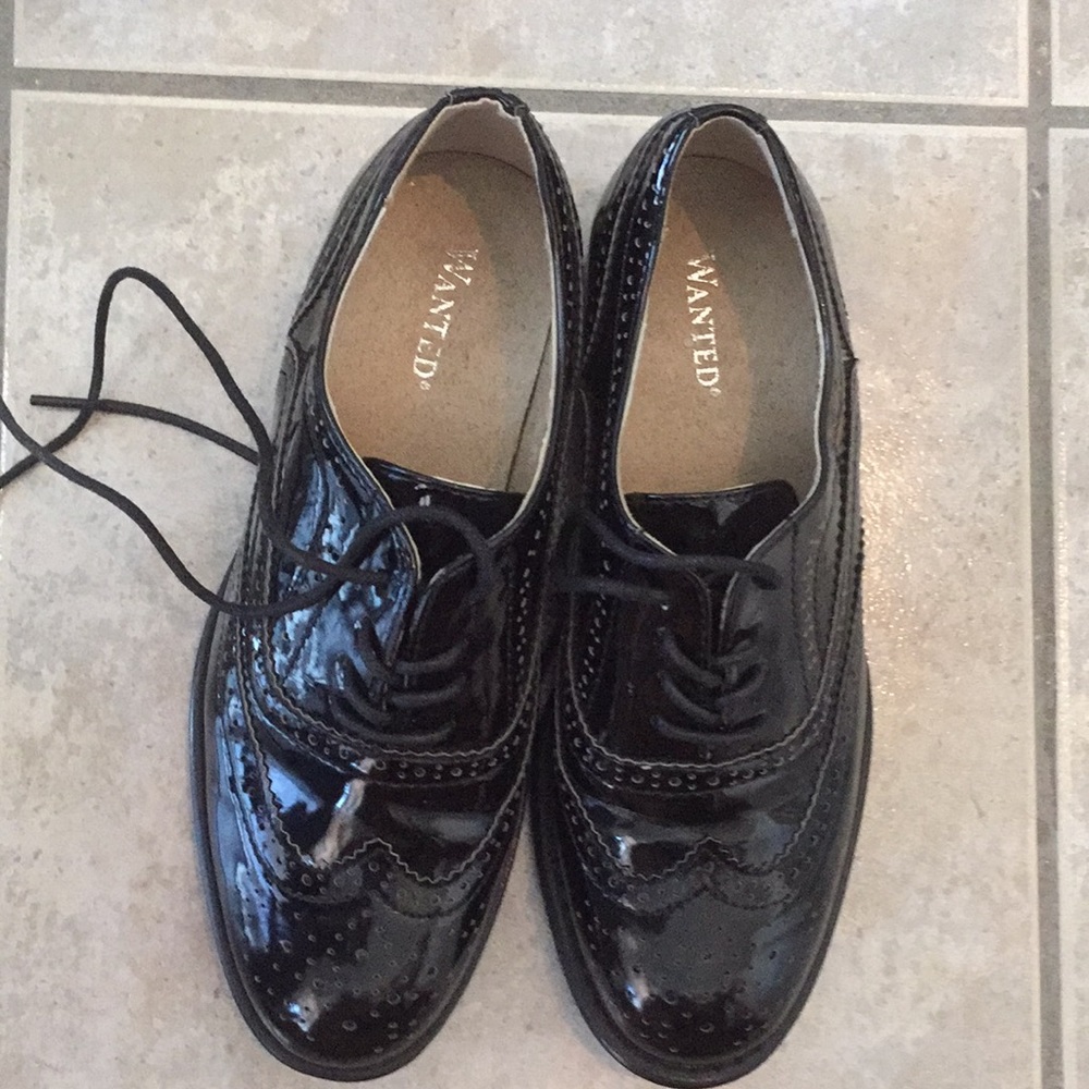 Patent leather Oxford shoes